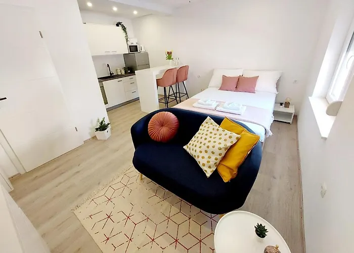 Sea Paradise Charly 베티나